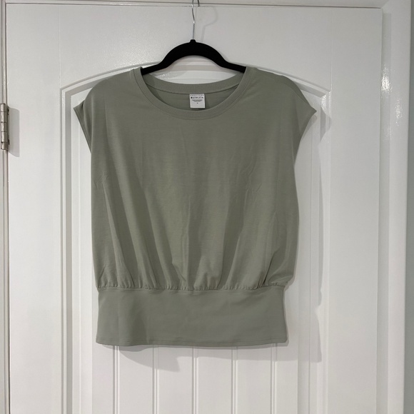Athleta Ease In Hybrid Tee - Picture 1 of 5